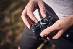 Fidlock TWIST Uni Aansluitset + Bike Base - Zwart 16 Fidlock TWIST Uni Aansluitset + Bike Base - Zwart -Fietsenwinkel 09622 fidlock TWIST uni connector outdoor 01