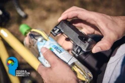 Fidlock TWIST Uni Aansluitset + Bike Base - Zwart 19 Fidlock TWIST Uni Aansluitset + Bike Base - Zwart -Fietsenwinkel 09622 fidlock TWIST uni connector outdoor 05