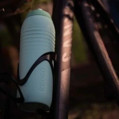 Fidlock Keego Fles 750 - Zilver 7 Fidlock Keego Fles 750 - Zilver -Fietsenwinkel keego sport bottle 750ml celestial mint 4